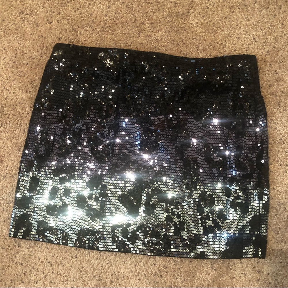 Express sequin leopard skirt - Picture 3 of 3
